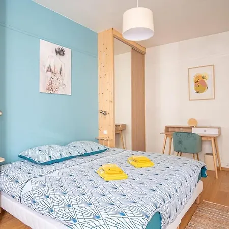 O Petit Franklin - Palais De Justice - Tram *