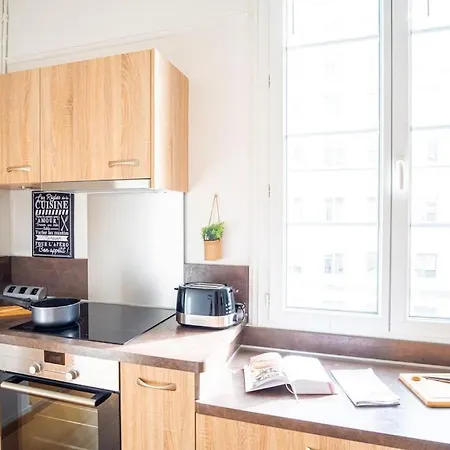 O Petit Franklin - Palais De Justice - Tram