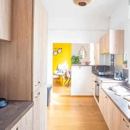 O Petit Franklin - Palais De Justice - Tram *