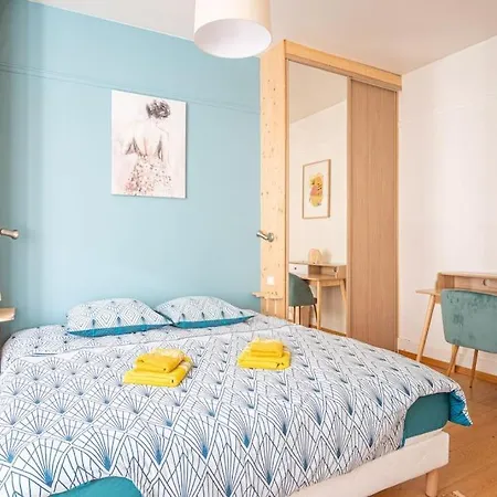 O Petit Franklin - Palais De Justice - Tram *